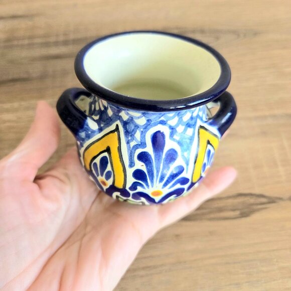 Small vintage hand painted Mexican terracotta/ceramic Talavera bud vase. - Picture 6 of 7
